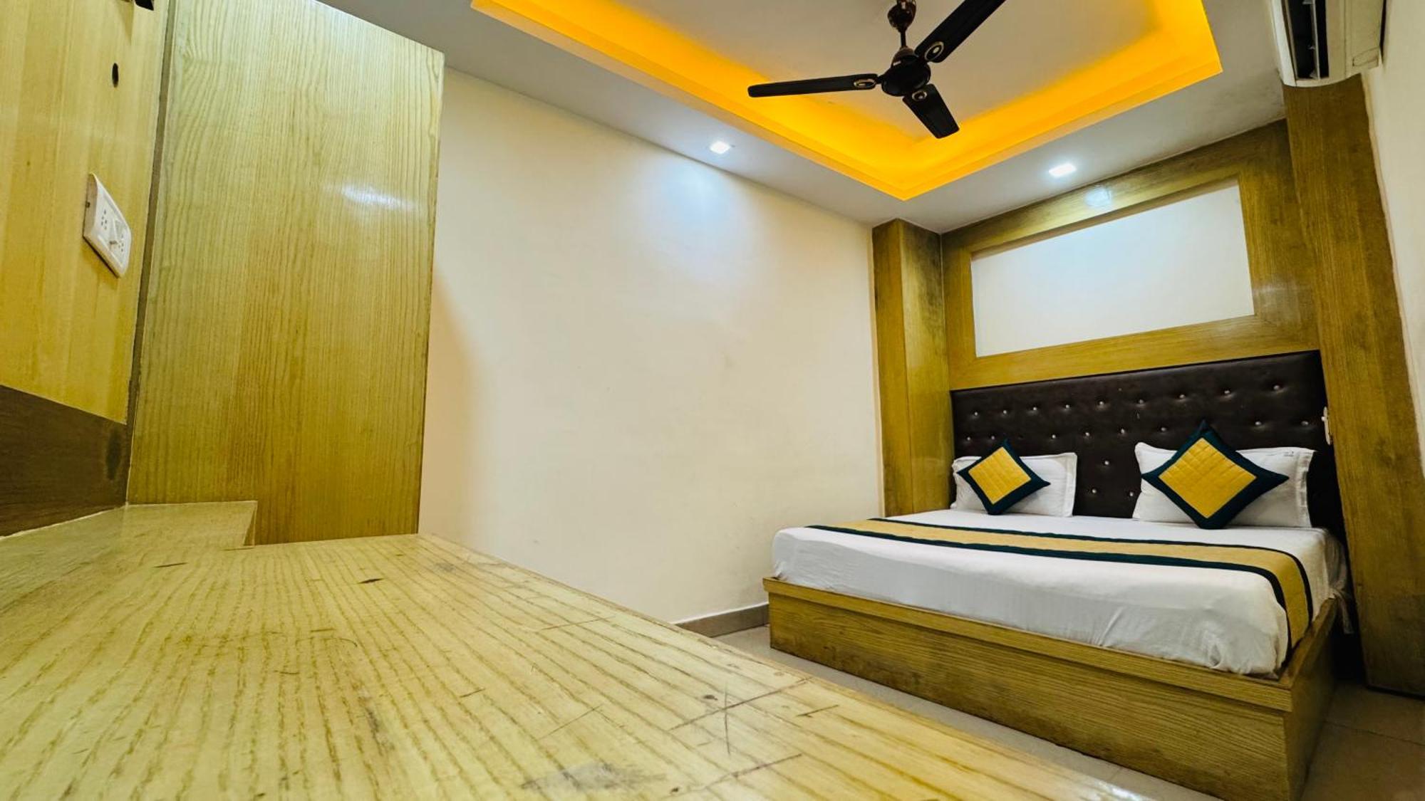 Cottage Lord Krishna Walking Distance From New Delhi Railway Station Exterior photo